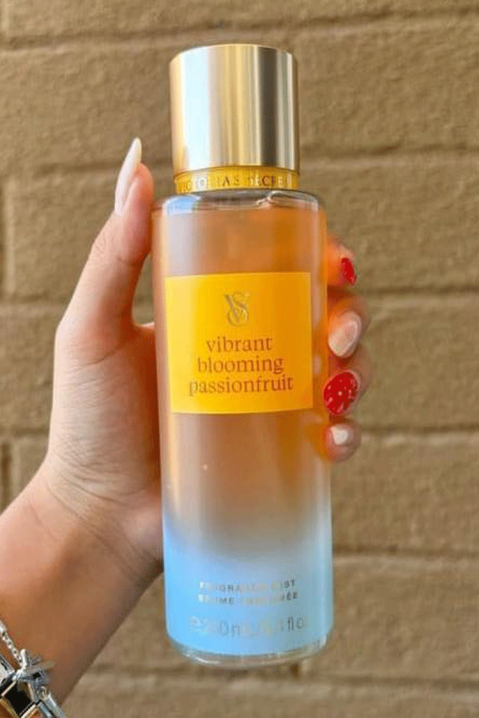 Victoria`s Secret Vibrant Blooming Passionfruit 250 ml Parfüm testpermetIVET.HU - A te online butikod.